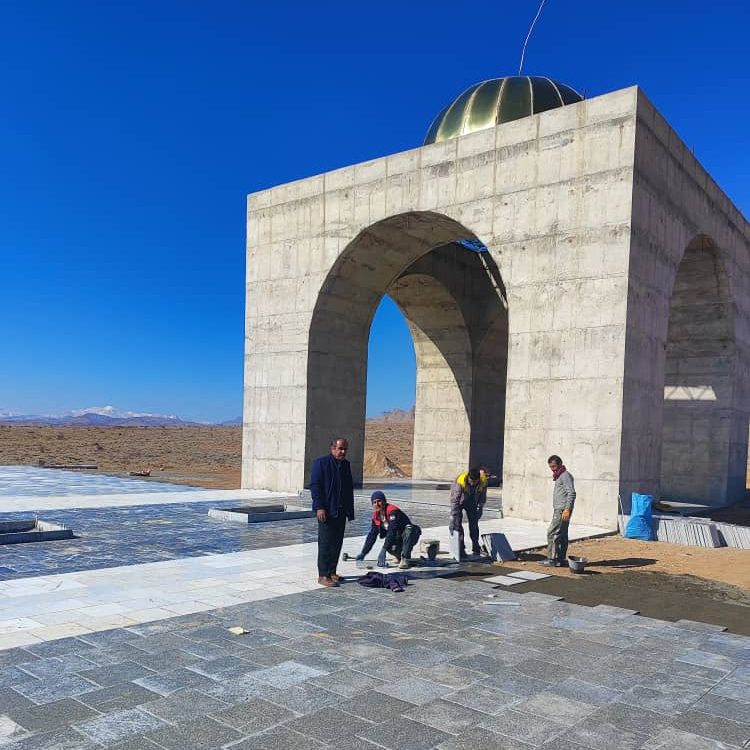 بهسازی محوطه پیرامونی شهدای گمنام سده: